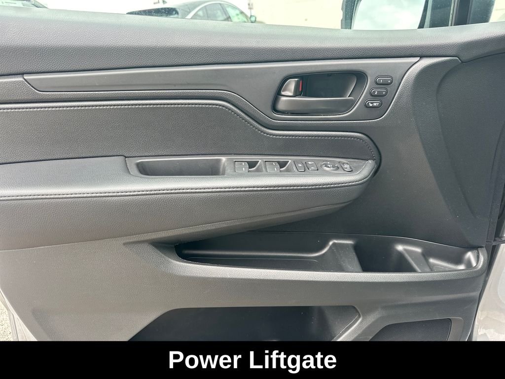 Used 2025 Solar Silver Metallic Honda EX-L image 13