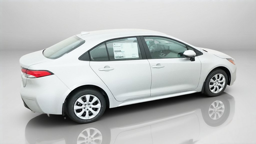 New 2027 Classic Silver Metallic Toyota LE image 8