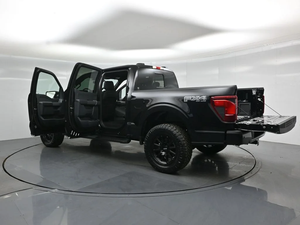 New 2026 Agate Black Metallic Ford XLT image 27
