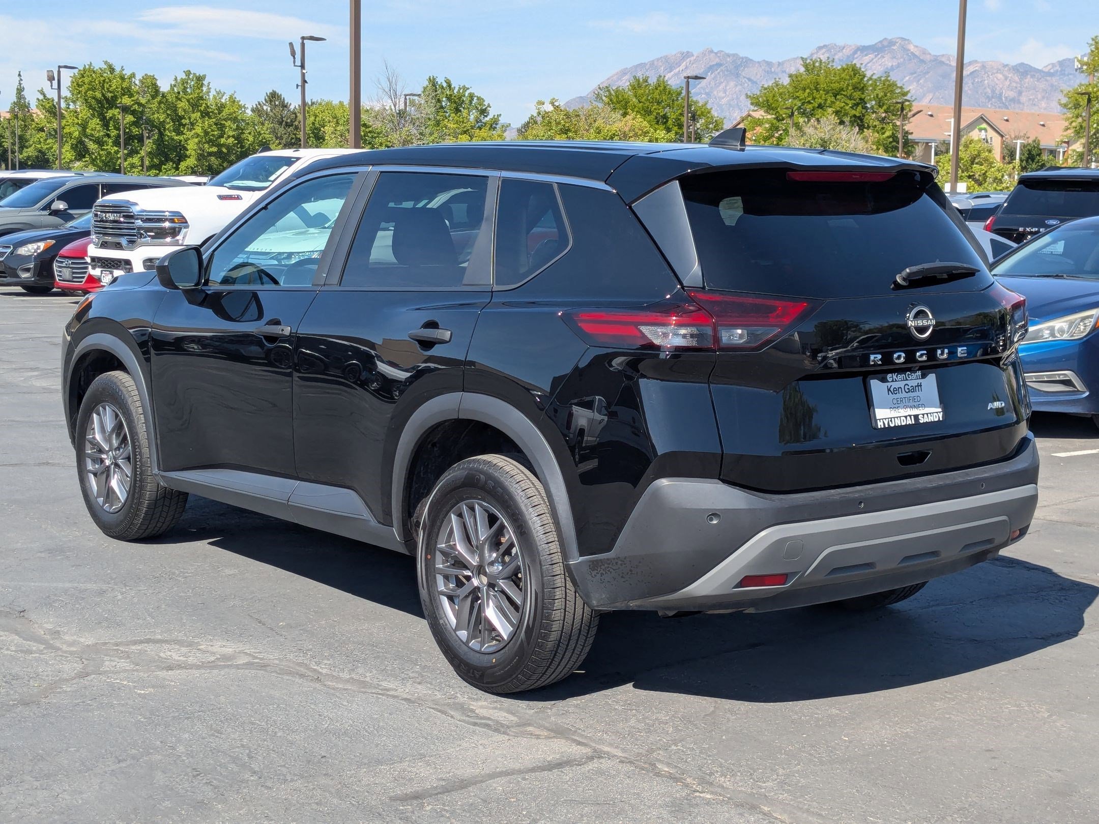 Used 2023 Super Black Nissan S image 7