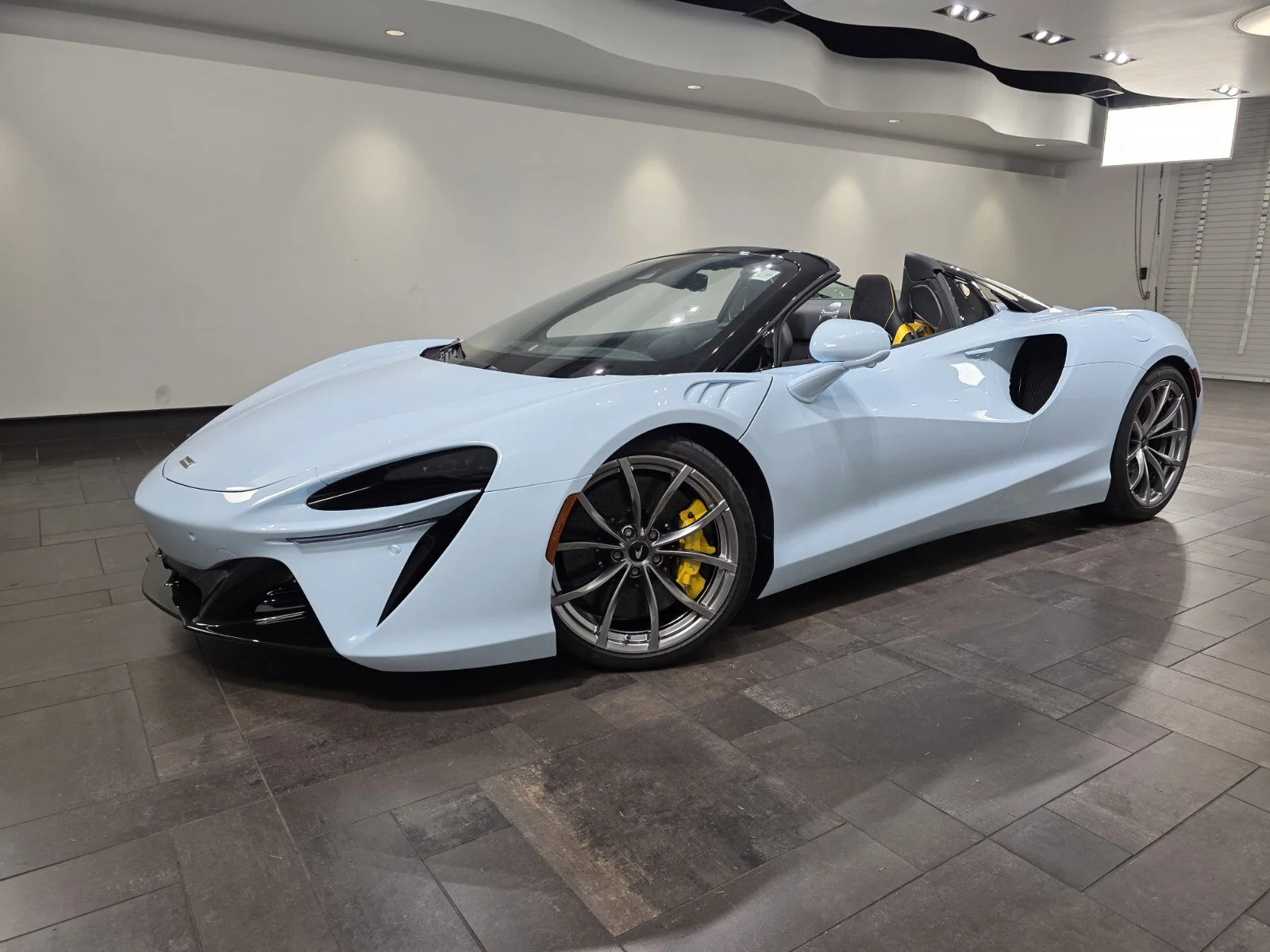 2026 McLaren Artura 3.0 Performance's photo