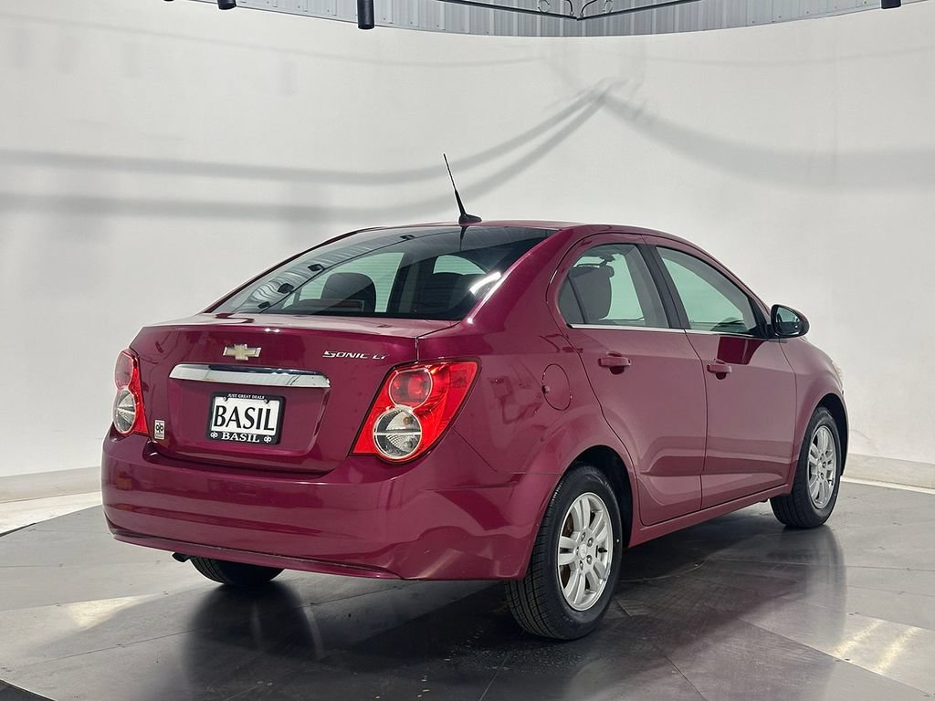 Used 2014 DEEP MAGENTA METALLIC Chevrolet LT image 11