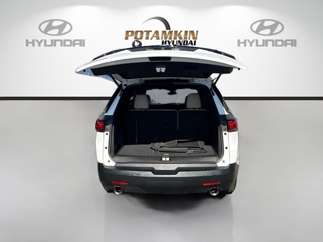 Used 2022 White Chevrolet LS image 24