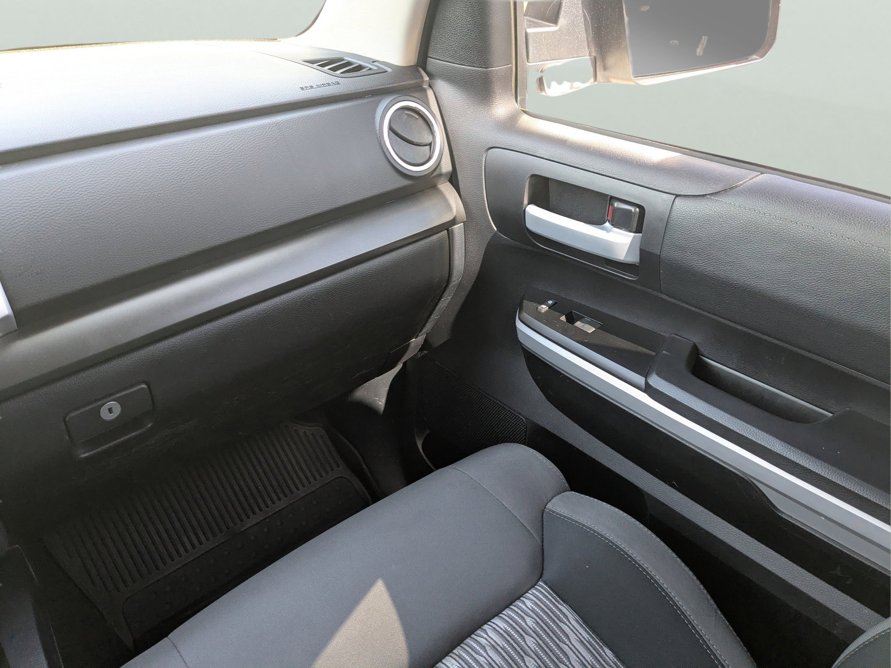 2020 Toyota Tundra SR5 - Photo 18