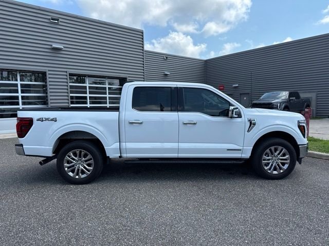Used 2025 Oxford White Ford Lariat image 4