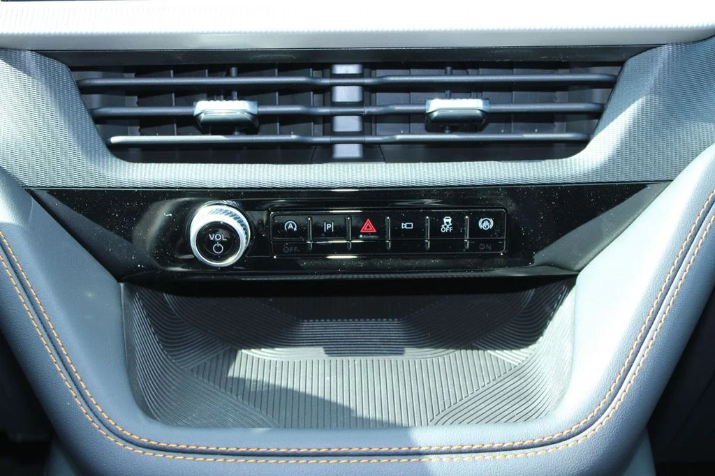 New 2026 Carbonized Gray Metallic Ford Tremor® image 26