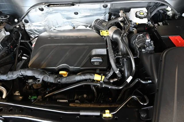 Used 2025 Mosaic Black Metallic Chevrolet LT image 29