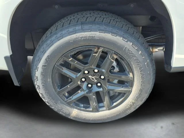 New 2026 White Sands Chevrolet RST image 27