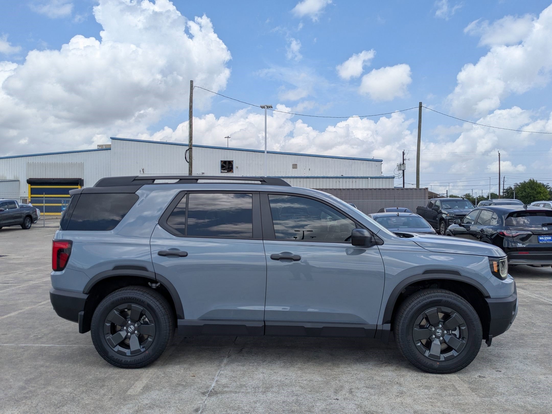 New 2026 Sonic Gray Pearl Honda RTL image 3