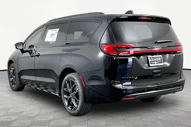 New 2027 Black Chrysler Limited image 4