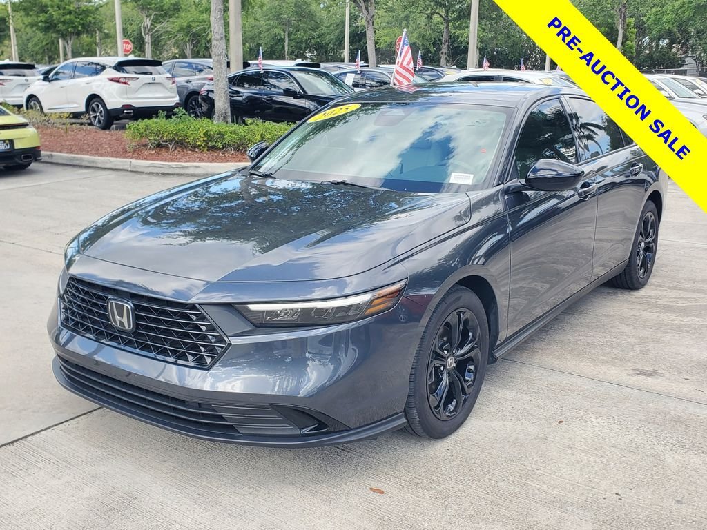 Used 2025 Gray Honda SE image 3