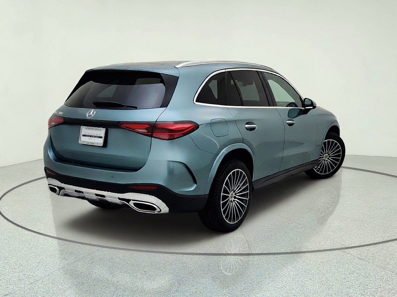 New 2026 Verde Silver Metallic Mercedes-Benz GLC 300 SUV image 9