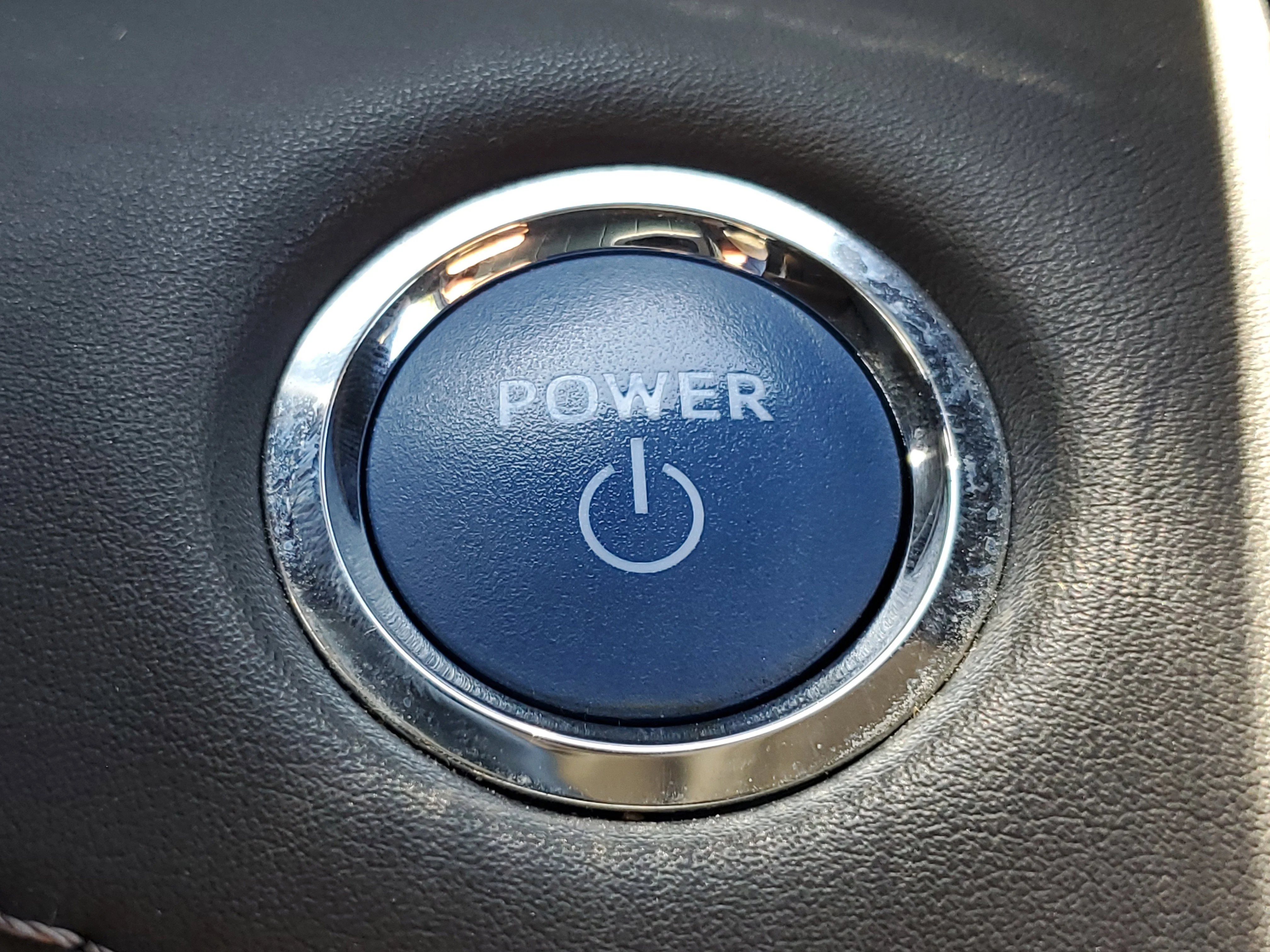 Used 2022 Ruby Flare Pearl Toyota Hybrid XLE image 30