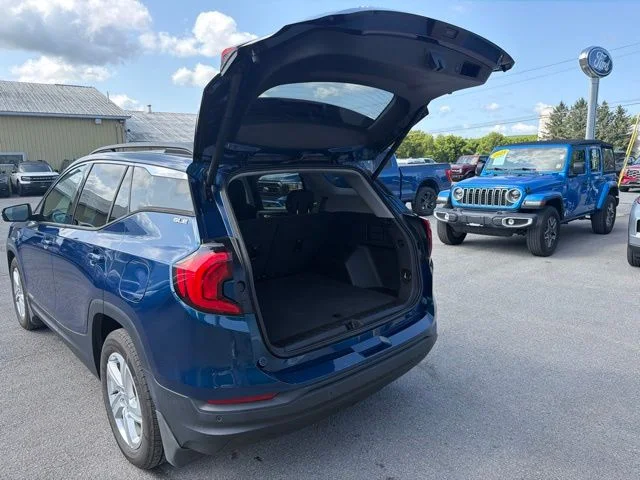 Used 2019 Blue Emerald Metallic GMC SLE image 52