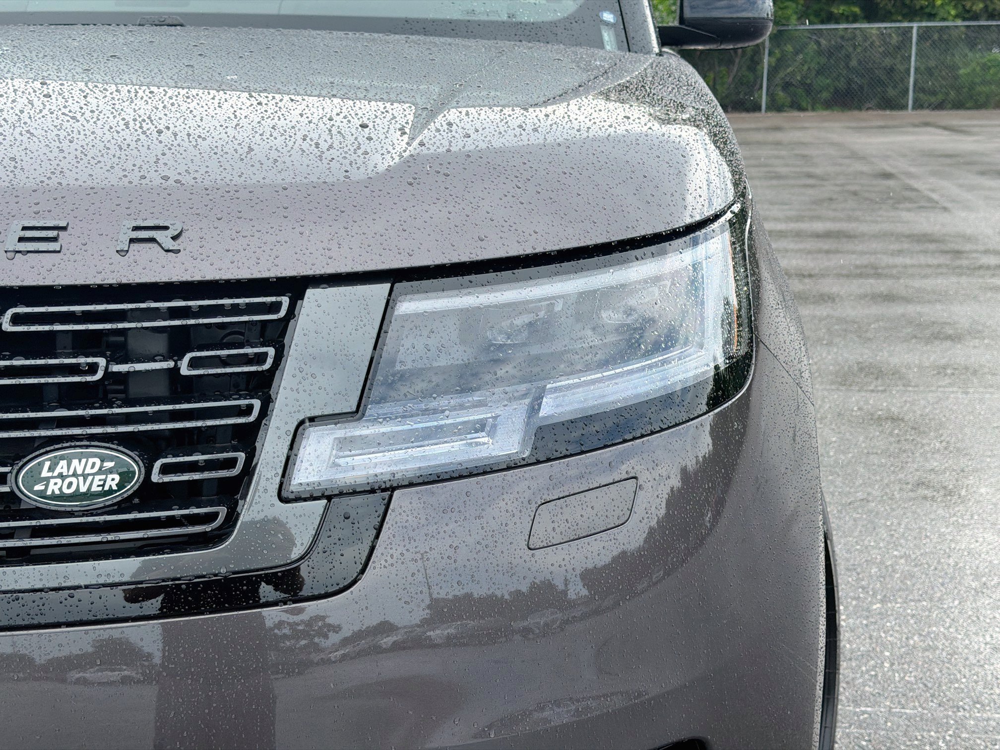New 2026 Charente Grey Land Rover SE image 9