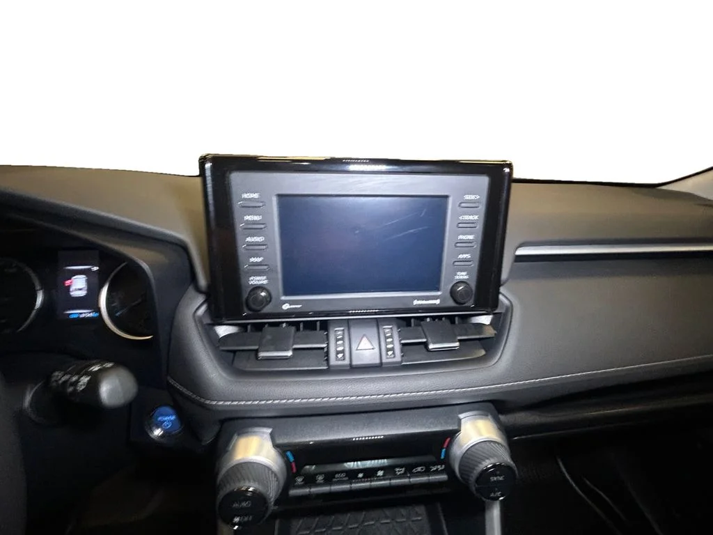 Used 2022 Midnight Black Toyota XLE Premium image 10