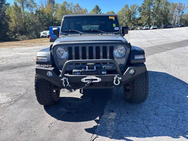 Used 2019 Gray Jeep Sport S image 3