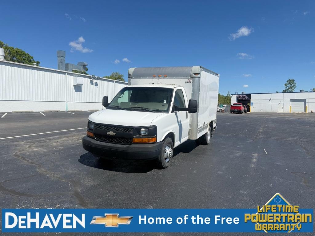 2015 Chevrolet Express's photo