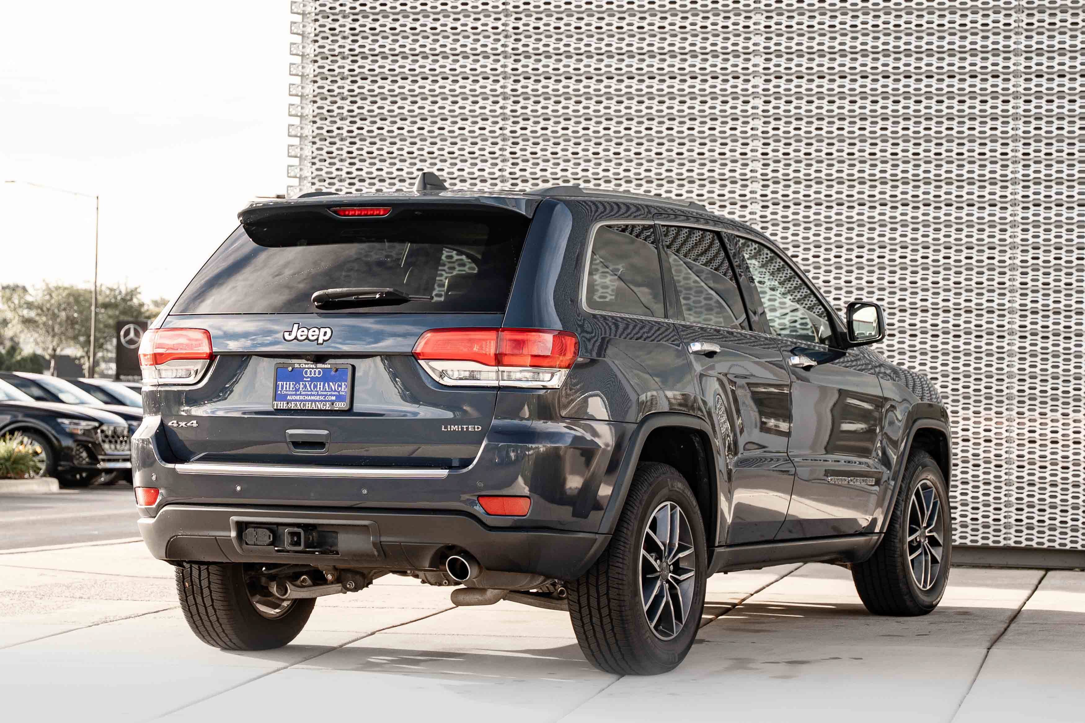 Used 2019 Slate Blue Pearlcoat Jeep Limited image 4