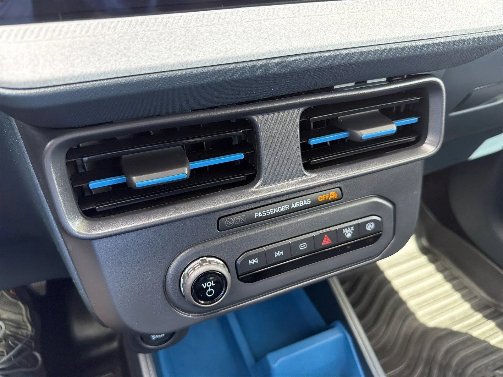 Used 2025 Black Ford XLT image 29