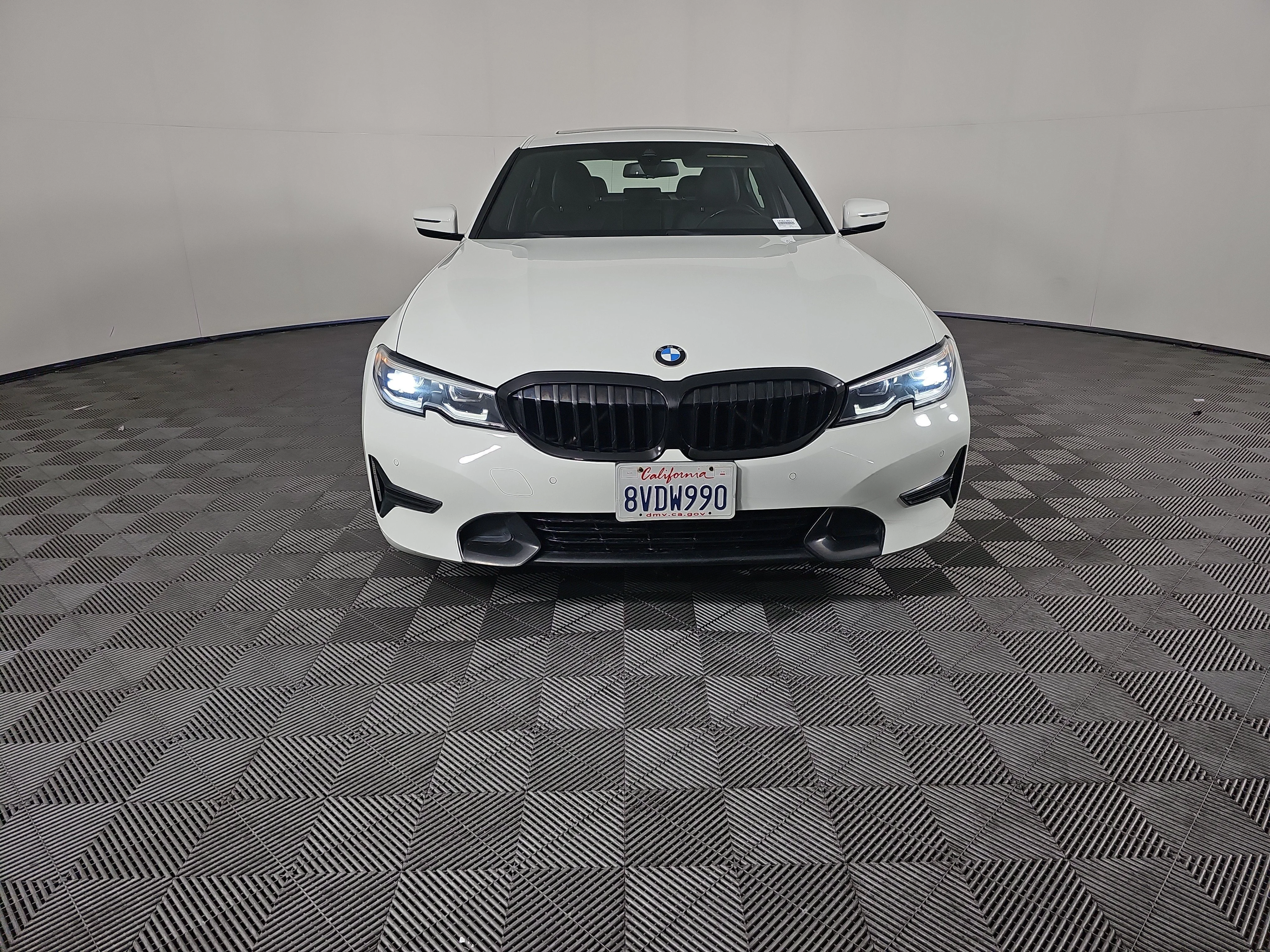 Used 2021 Alpine White BMW  image 9