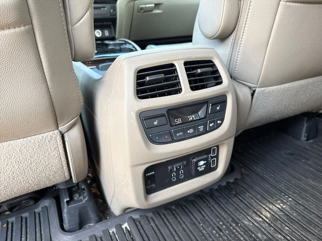 Used 2019  Honda Touring image 21