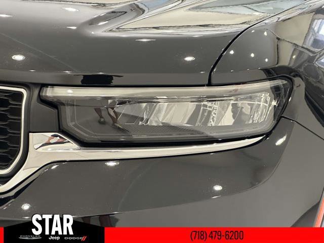 Used 2024 Diamond Black Crystal Pearlcoat Jeep Altitude image 9