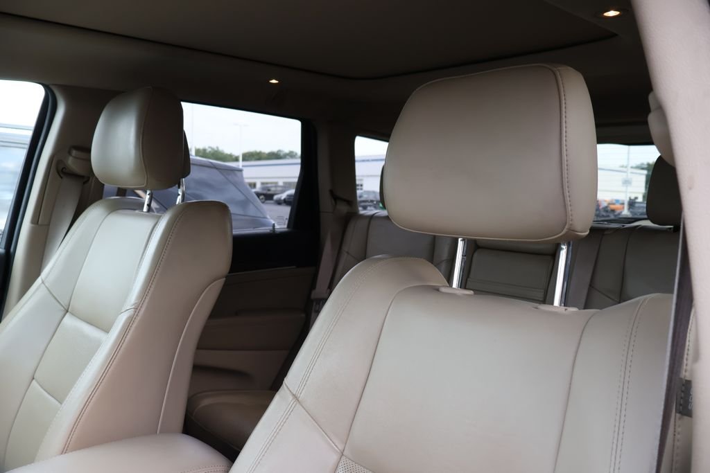 Used 2017 White Jeep Limited image 12