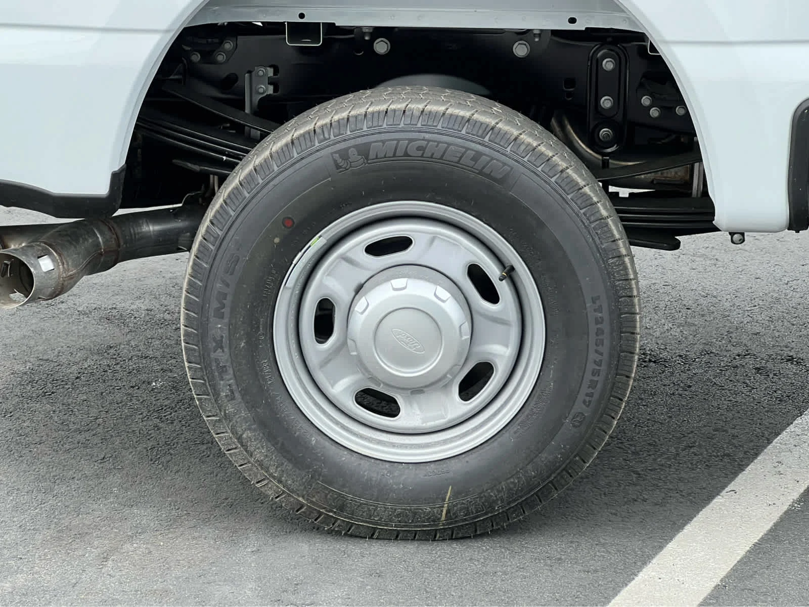 New 2026 Oxford White Ford F-350® XL image 15