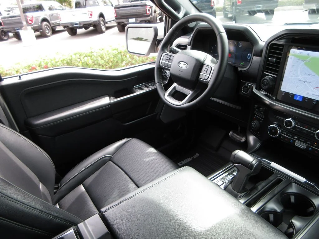 New 2026 Star White Metallic Tri-Coat Ford Lariat image 23