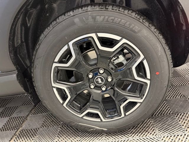 New 2026 Azure Gray Metallic Tri-Coat Ford Outer Banks® image 38