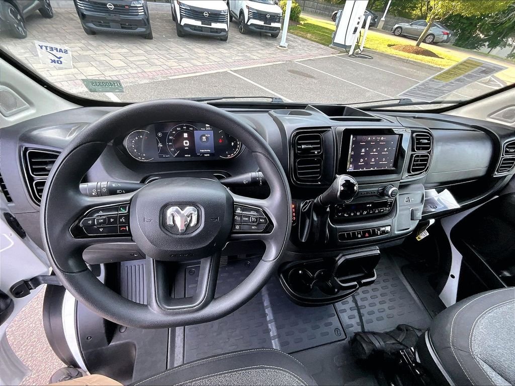 Used 2025 White Ram Base image 17
