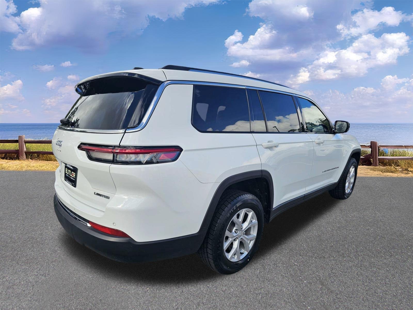 Used 2023 Bright White Clearcoat Jeep Limited image 7