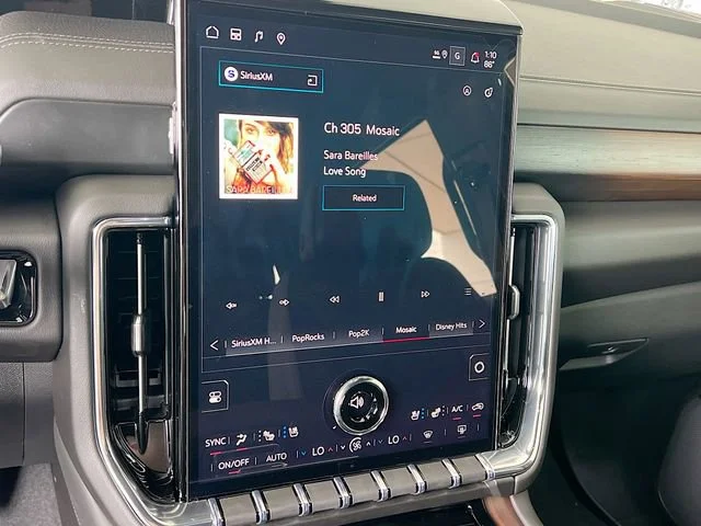 2026 GMC Yukon XL Denali - Photo 10
