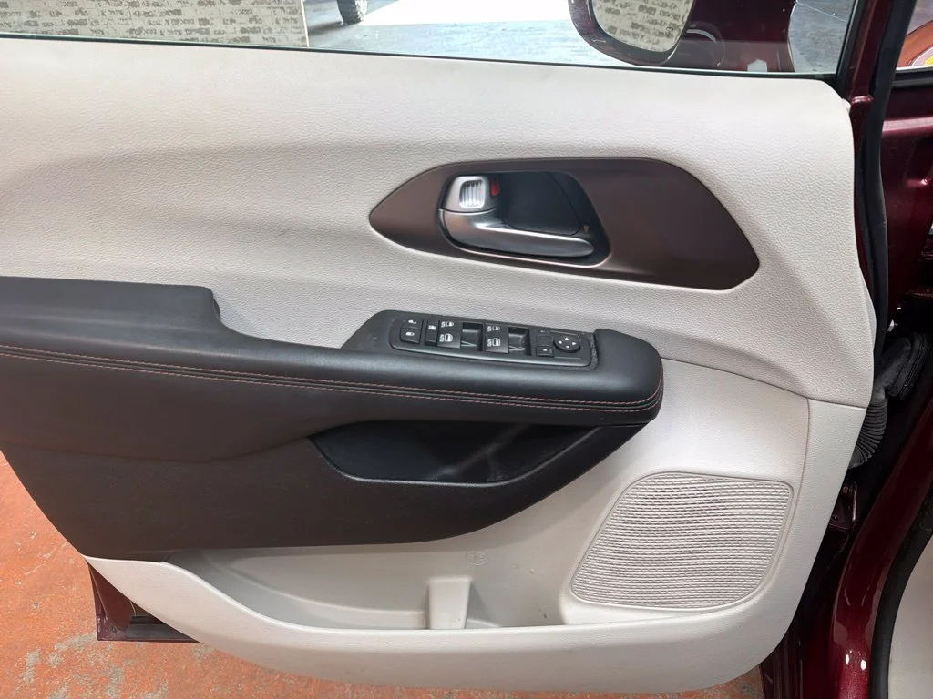Used 2017 Velvet Red Pearlcoat Chrysler Touring L Plus image 24