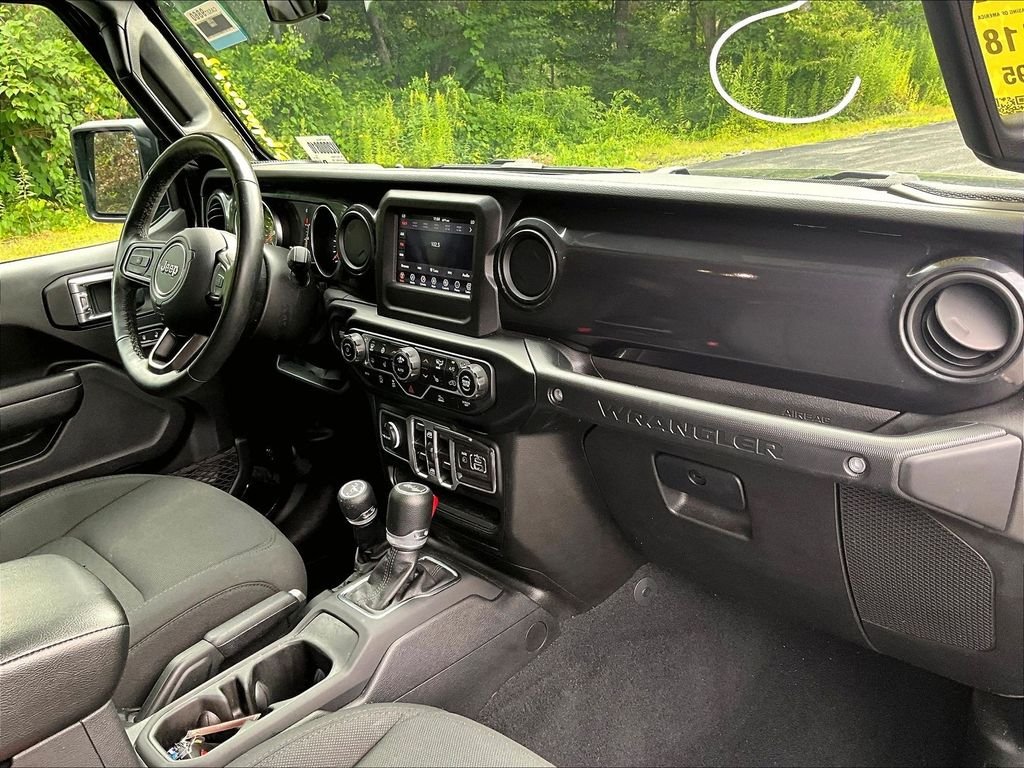 Used 2022 Black Clearcoat Jeep Unlimited Sport Altitude image 14