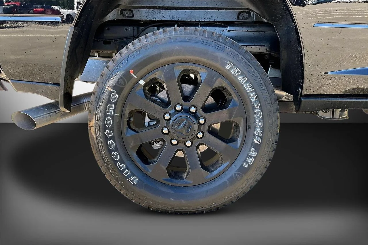 New 2026 Diamond Black Crystal Pearlcoat RAM Big Horn image 33