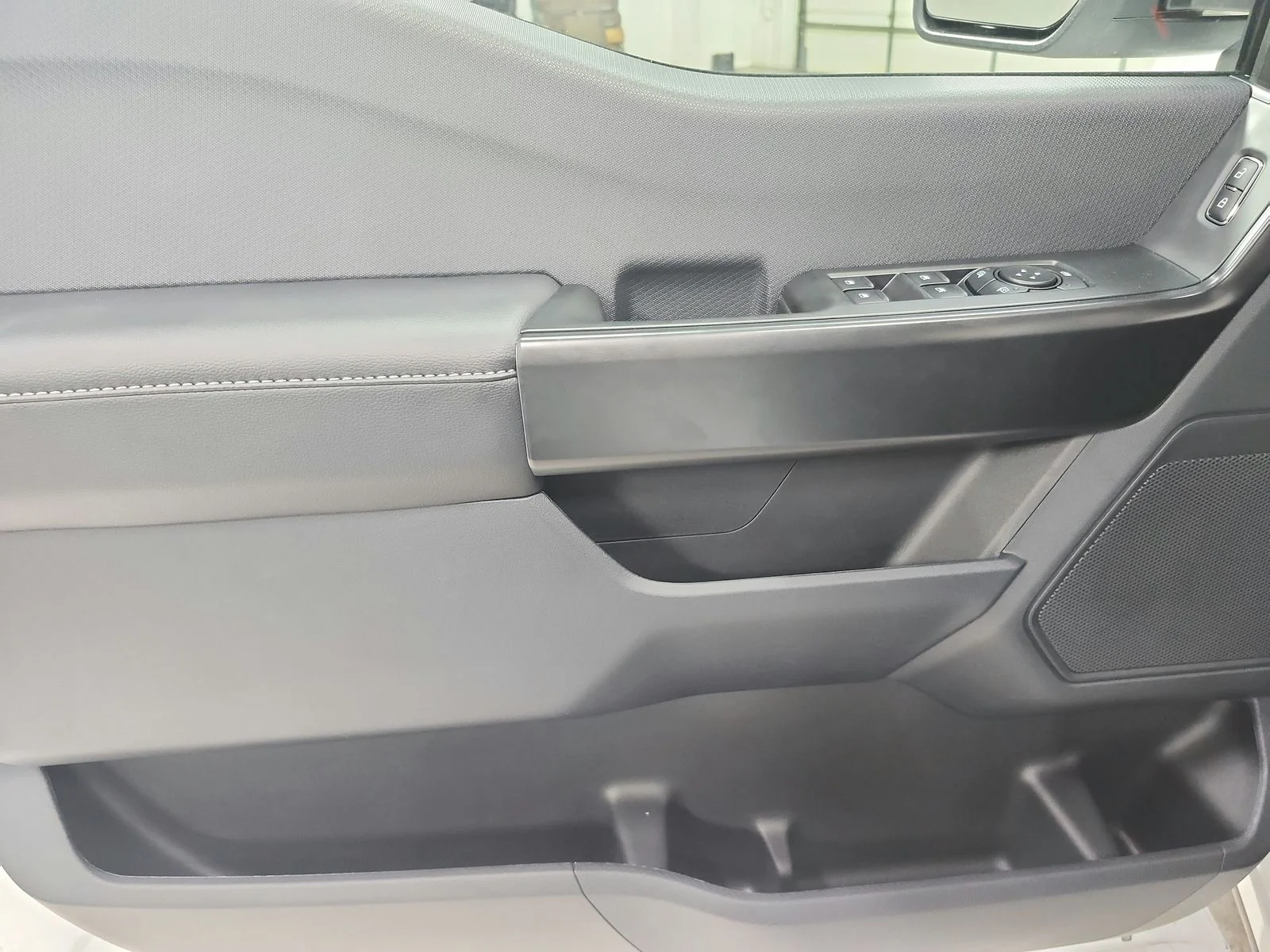 New 2026 Oxford White Ford STX® image 32