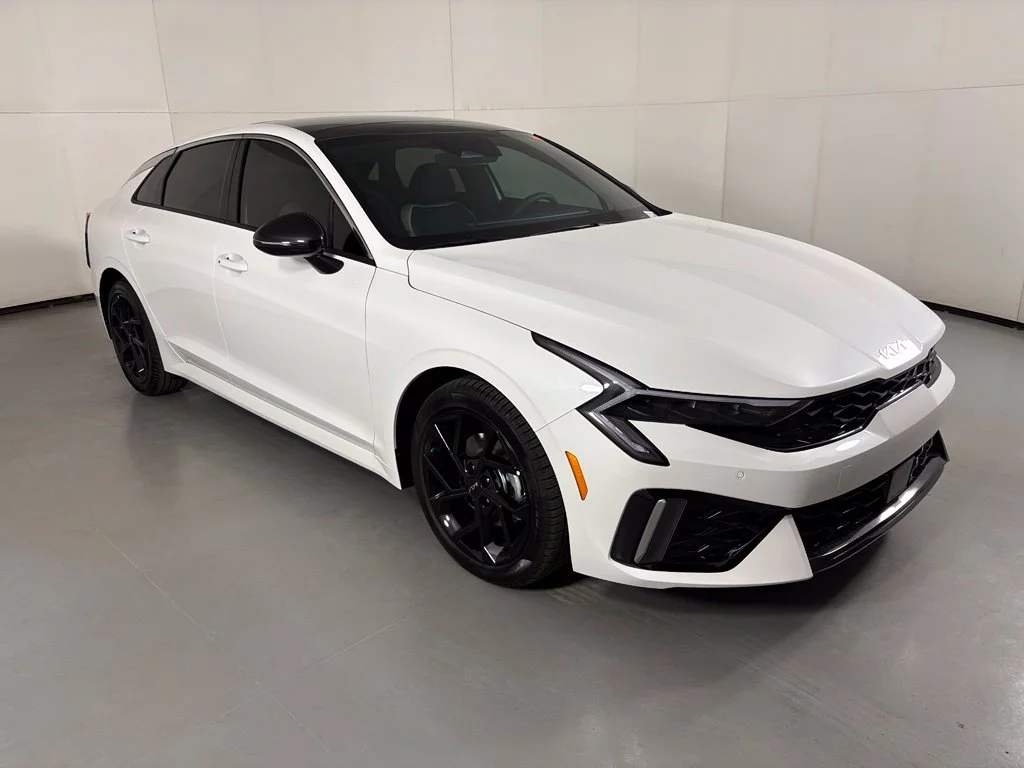 New 2027 White Kia GT-Line image 2