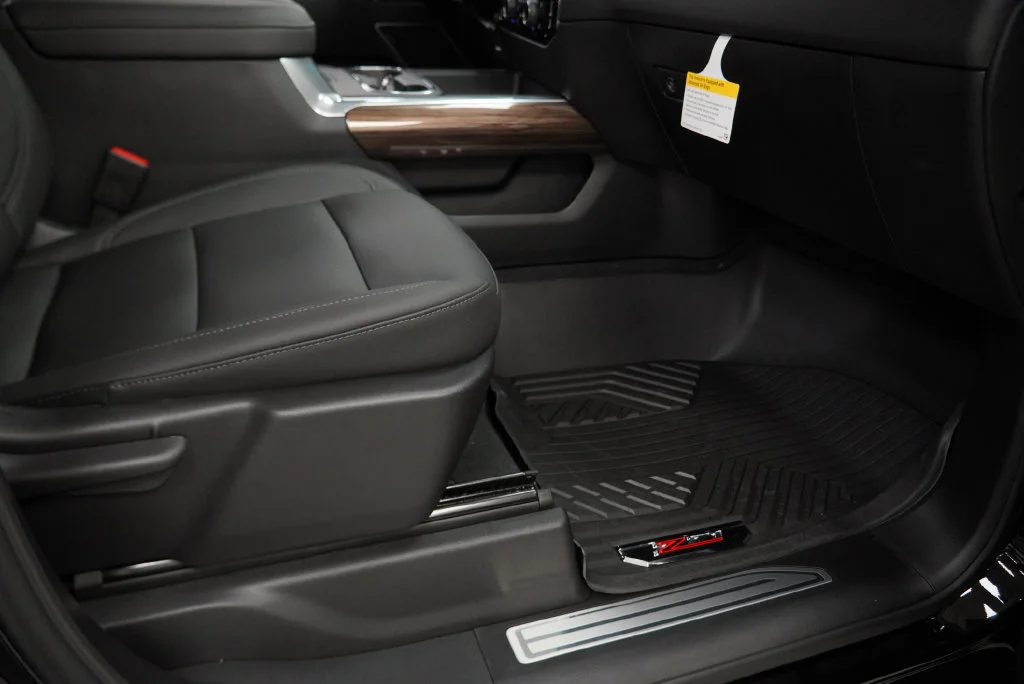 New 2026 Black Chevrolet LT image 37
