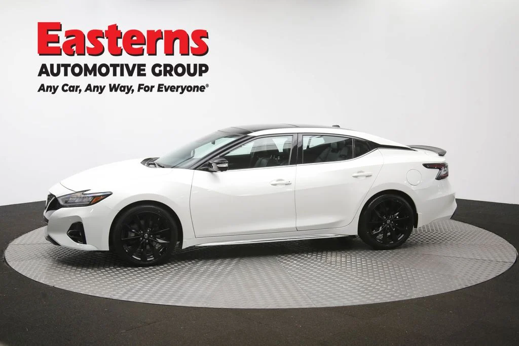 Used 2023 White Nissan SR image 63