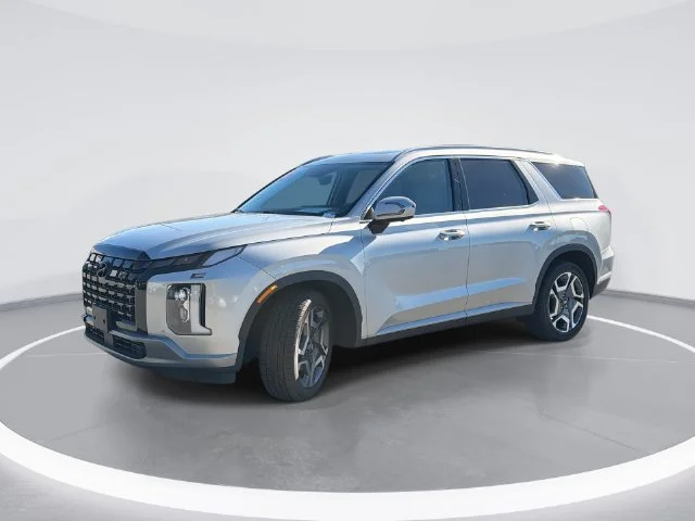 Used 2024 Silver Hyundai SEL image 1