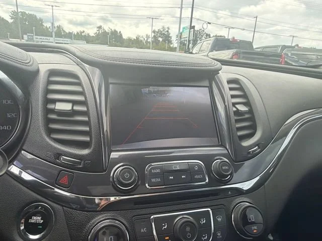 Used 2014 White Diamond Tricoat Chevrolet LTZ image 32