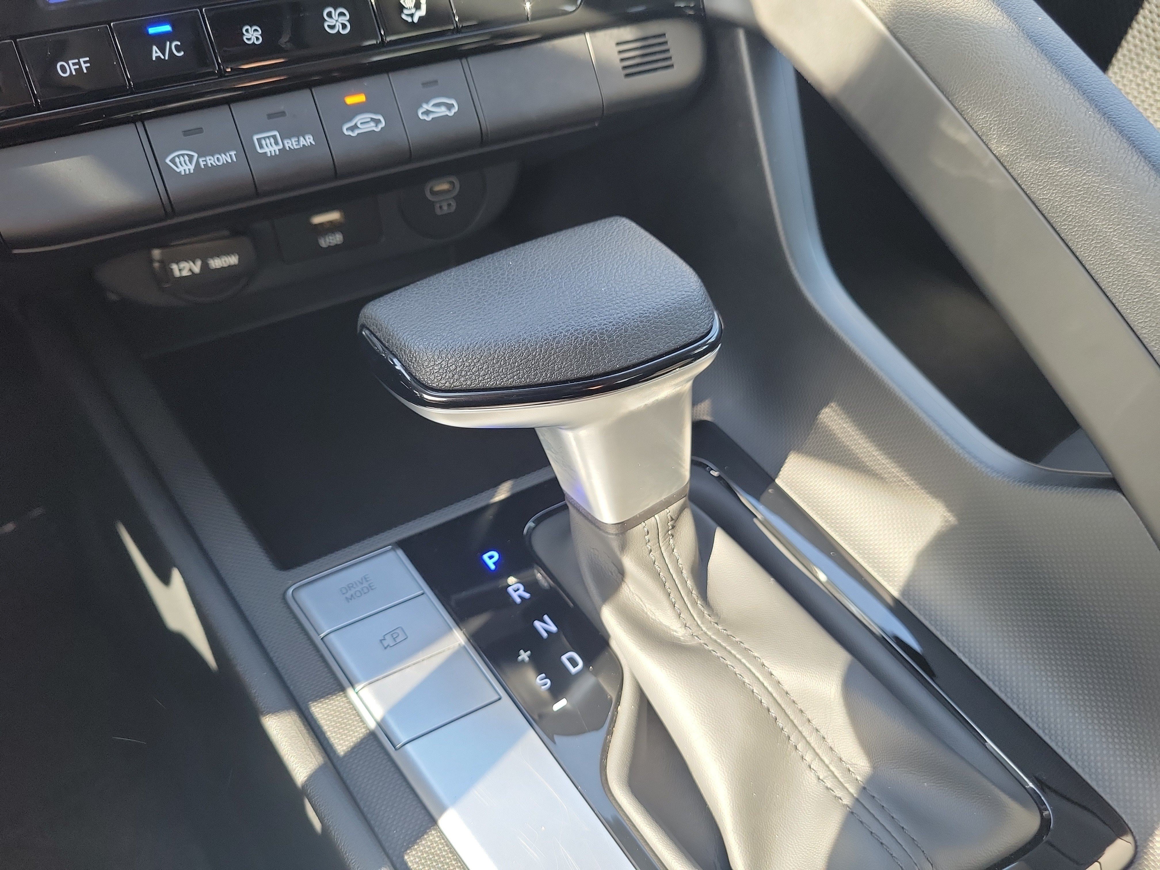 Used 2024 Amazon Gray Hyundai SEL image 27