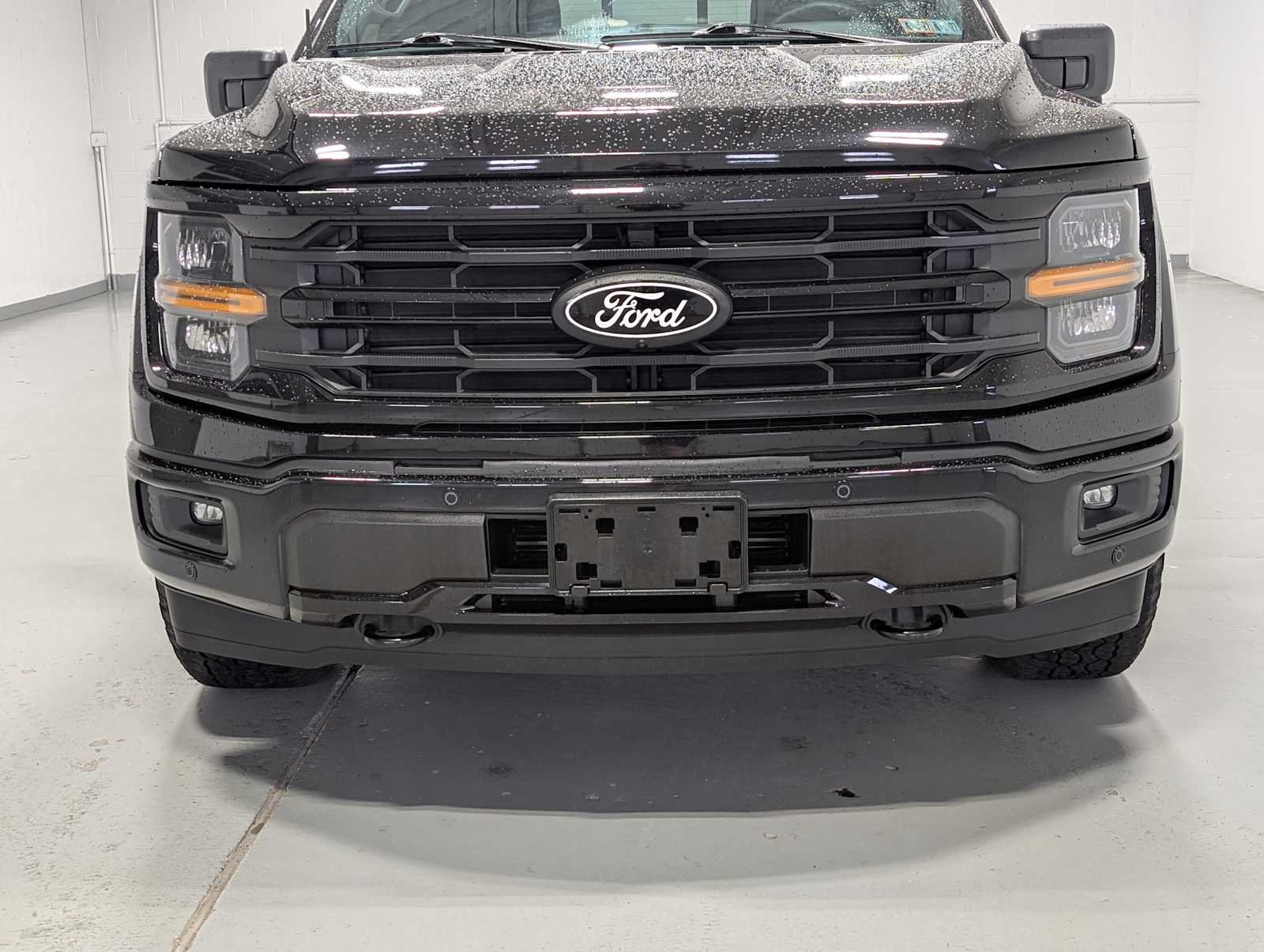 Used 2024 Agate Black Metallic Ford XLT image 2