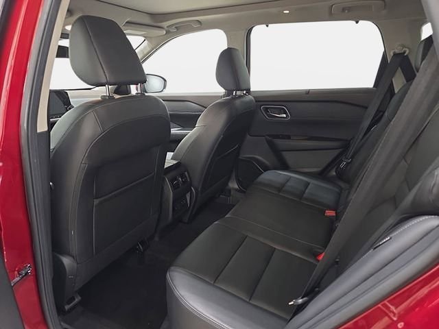 Used 2021 Red Nissan SL image 12