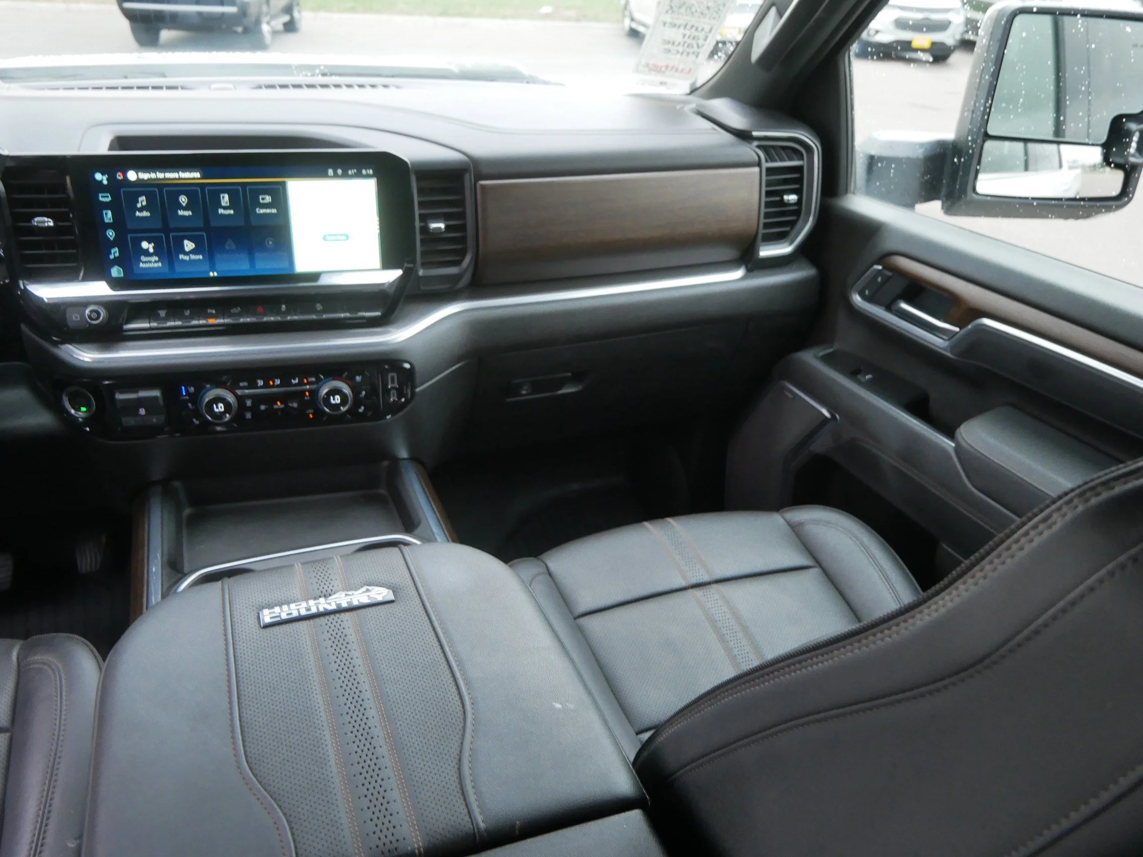 Used 2025 Iridescent Pearl Tricoat Chevrolet High Country image 11