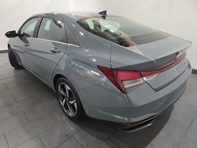 Used 2023 Gray Hyundai Limited image 3