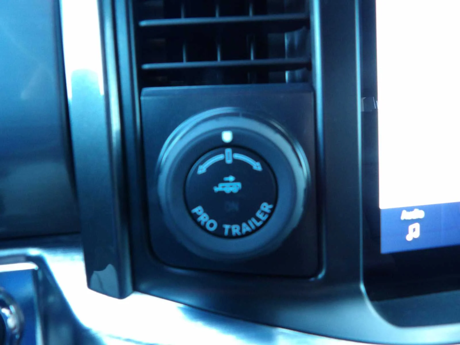 Used 2022 Star White Ford LARIAT image 21