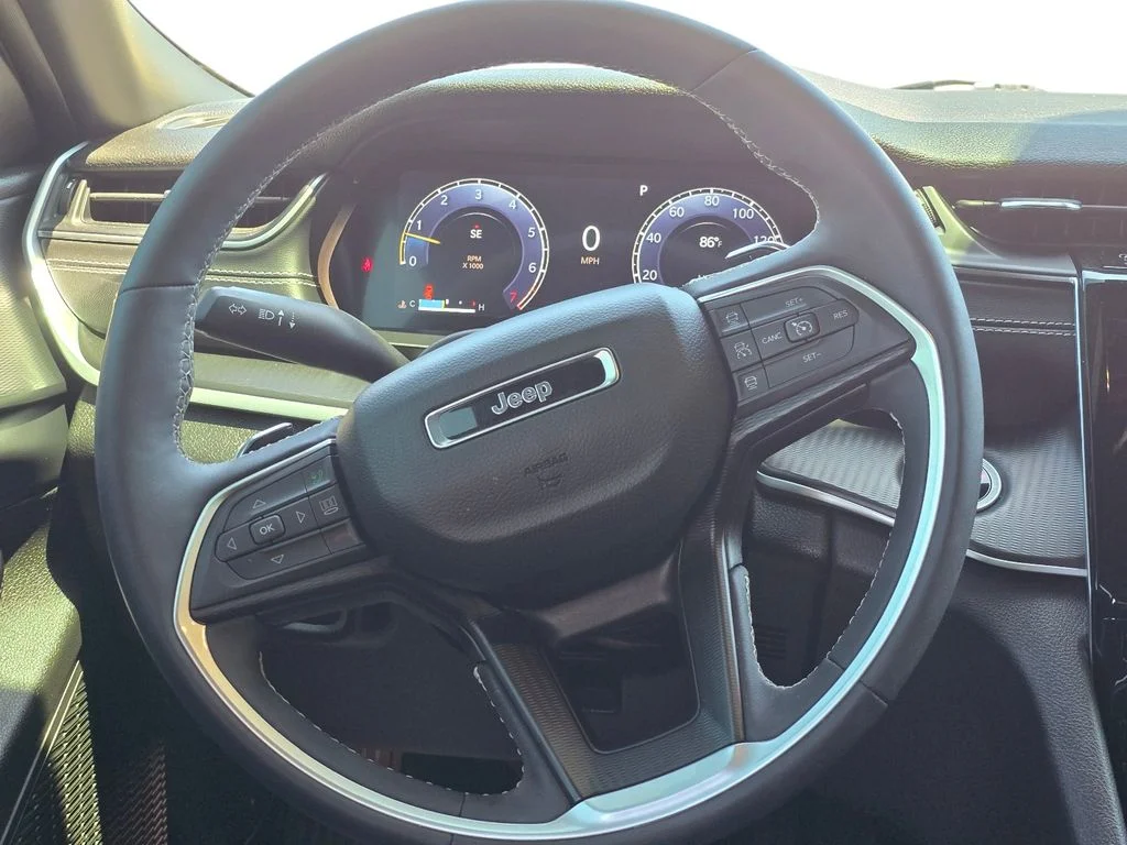 Used 2025 White Jeep Altitude X image 13